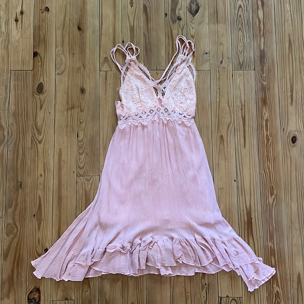 Lace dress with adjustable straps